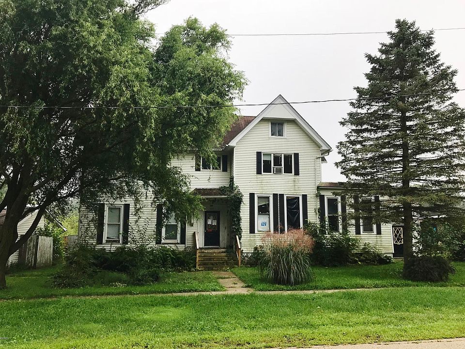 1st image of 604 E Paw Paw St