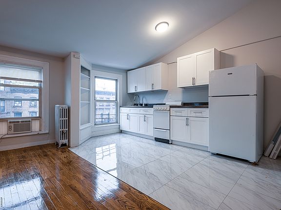 2nd image of 949 Bedford Ave APT 4