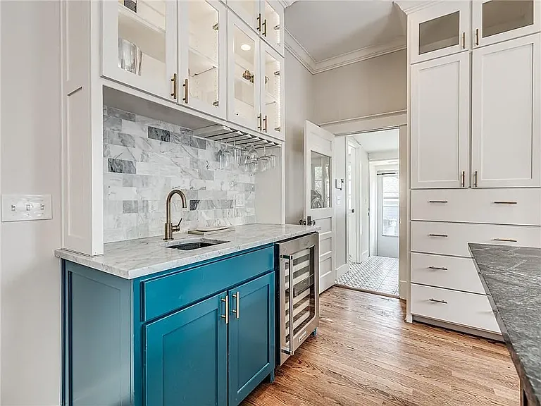 3404 N Western Ave — Photo 20