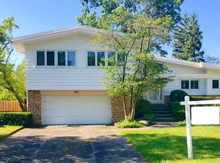 825 Highland Pl, Highland Park, IL 60035