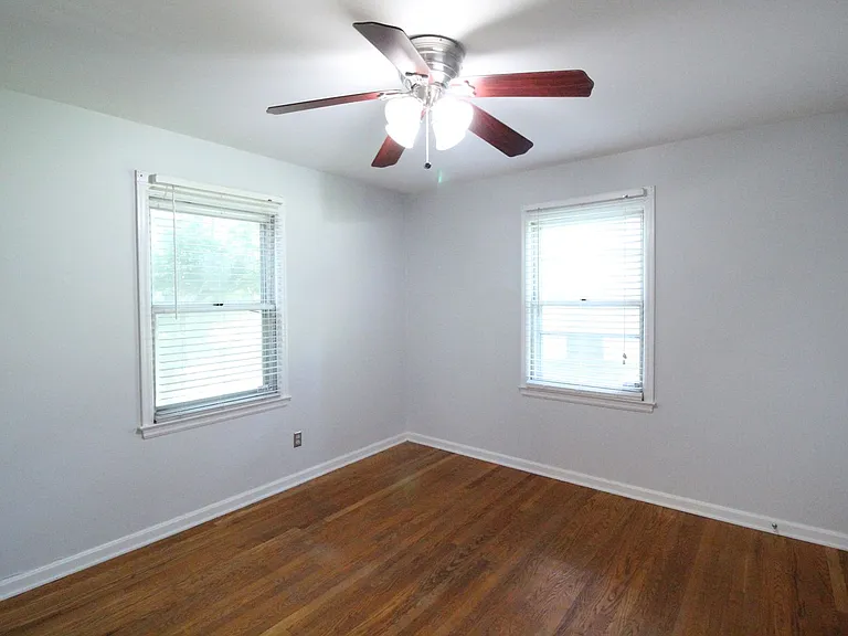 5406 Cedar St — Photo 9