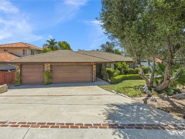 29752 Vacation Dr, Canyon Lake, CA 92587