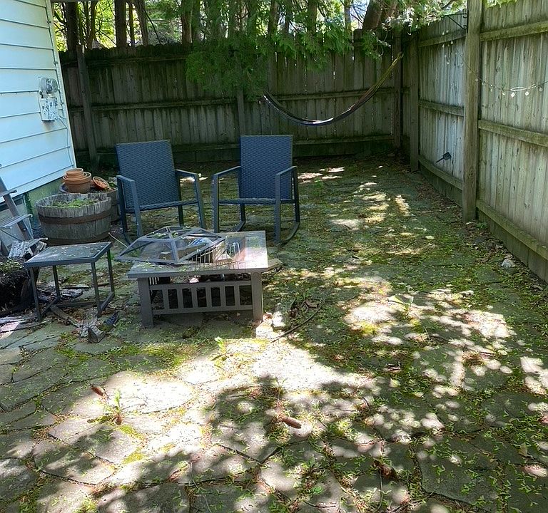 1st image of 52 Plattekill Ave