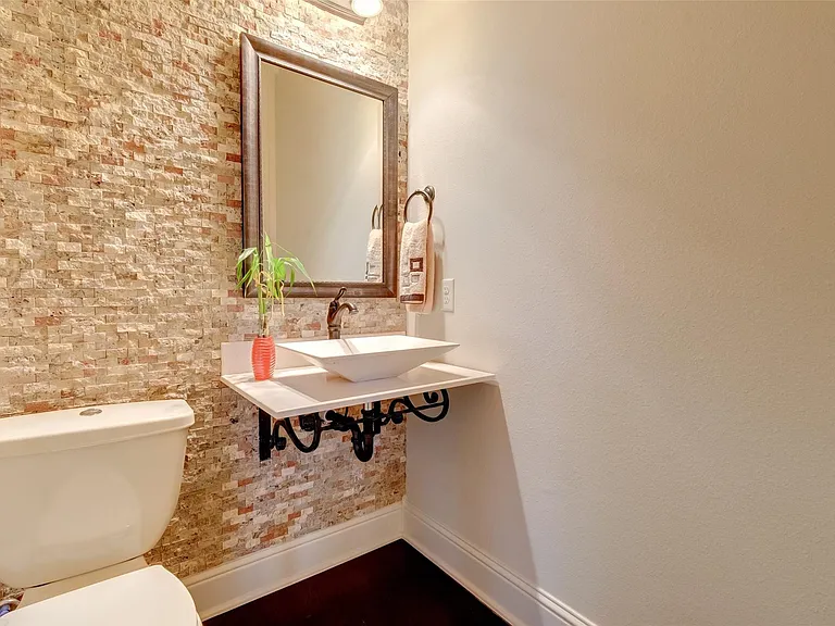 10307 Latta Creek Dr — Photo 45