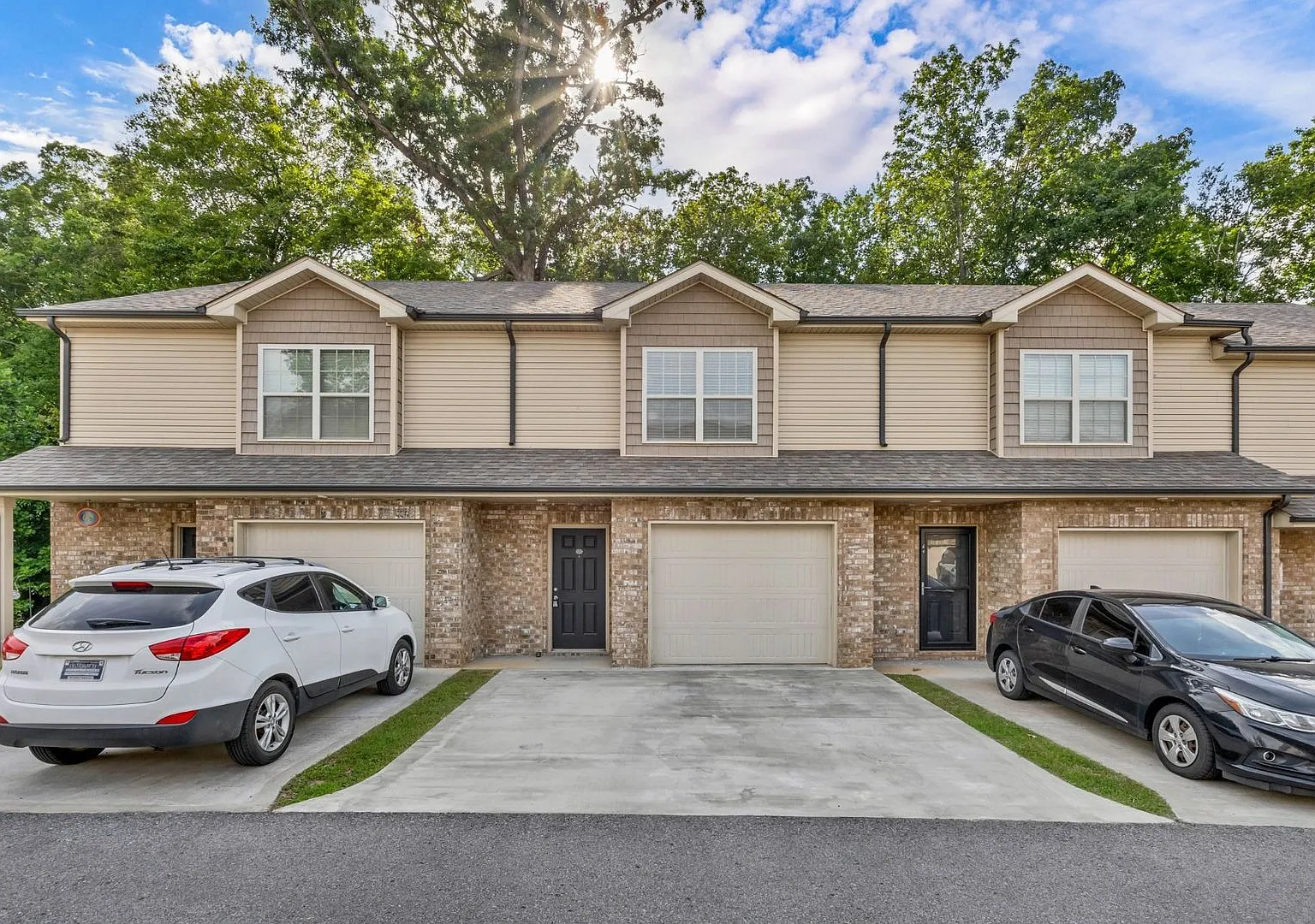 Exit 11 Sango!! Perfect Nashville Commuters! 2 bed/2.5 1 car garage! — Photo 1