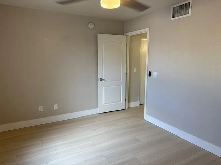 The Block on H — Photo 17
