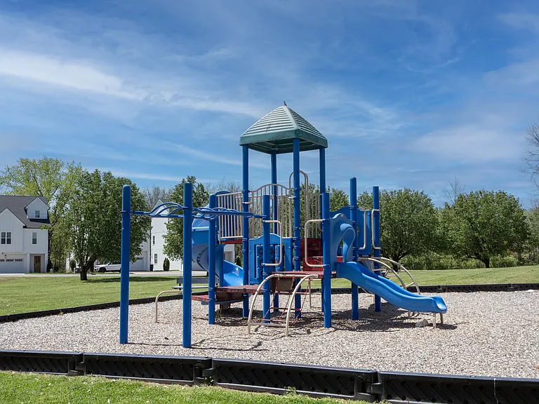 Sumner Estates — Photo 18