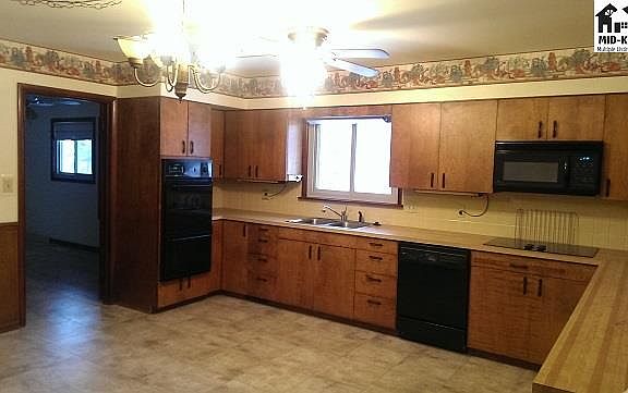 4th image of 2902 N Meadowlake Dr