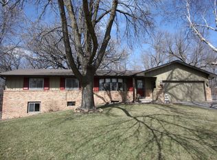 5708 104th St W, Bloomington, MN 55437