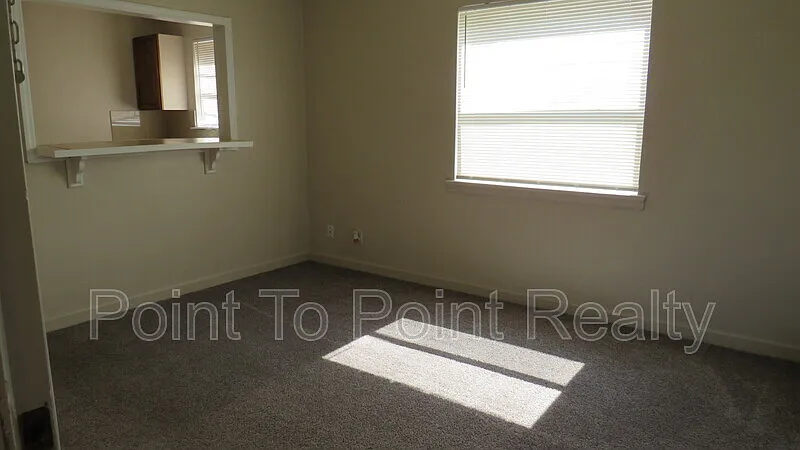 1 bed, 1.0 bath, 642 sqft, $925 — Photo 2