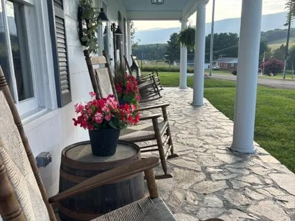 625 Riverbend Rd, Stanley, VA 22851