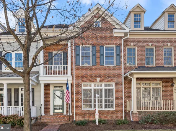 208 Oak Knoll Ter, Rockville, MD 20850