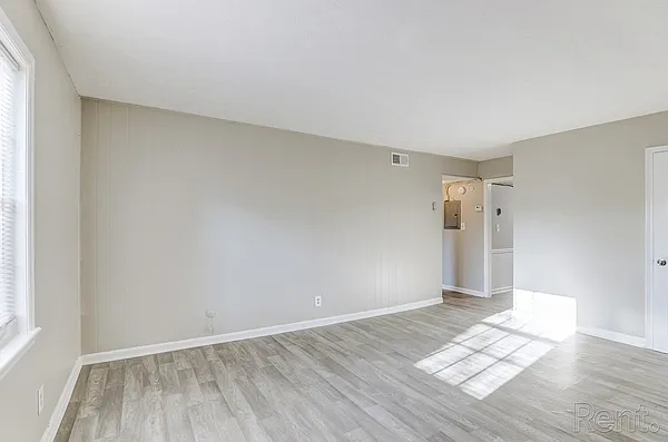 Wynridge Apartments — Photo 3