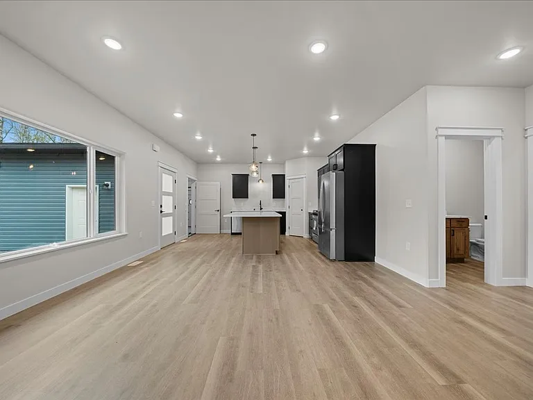 7404 N Paw St — Photo 13