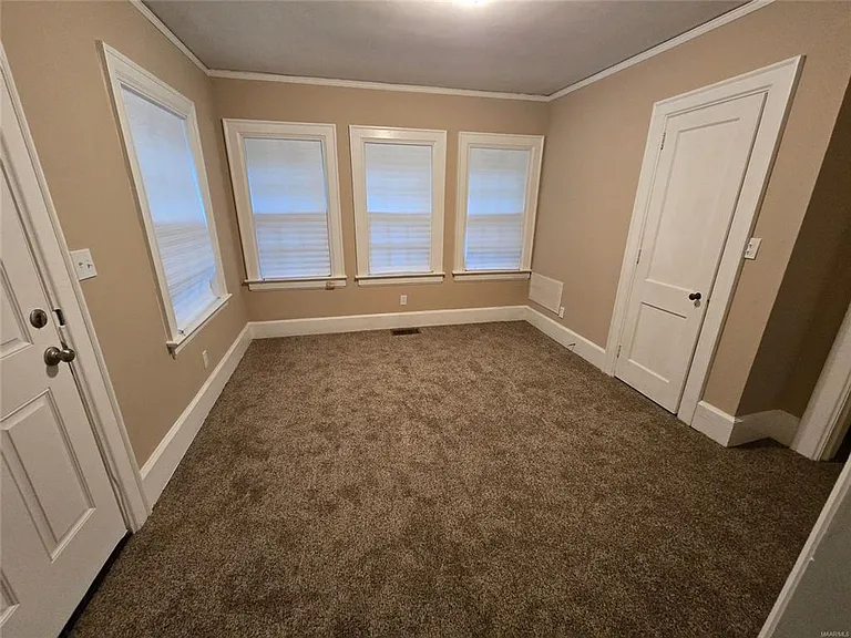 555 Morningview St — Photo 10