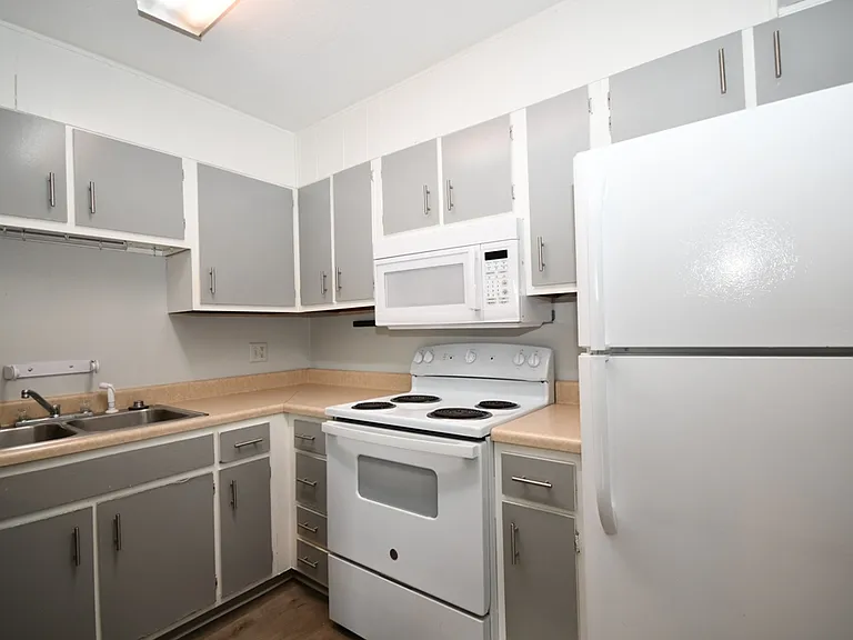 900 Mountain Creek Rd #C39 — Photo 3