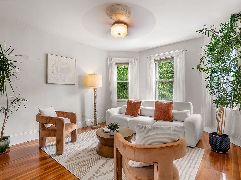 1st image of 7 Sumner St #2