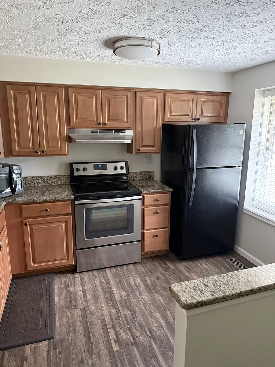 Kitchen from Entry - 8520 Golden Ridge Ct