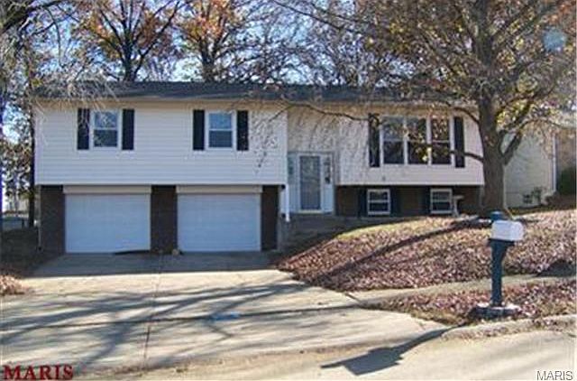 2nd image of 712 Clover Ln