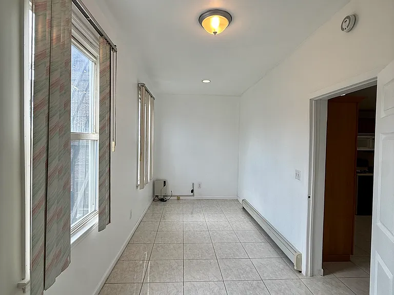 525 Harrison Ave #1 — Photo 3