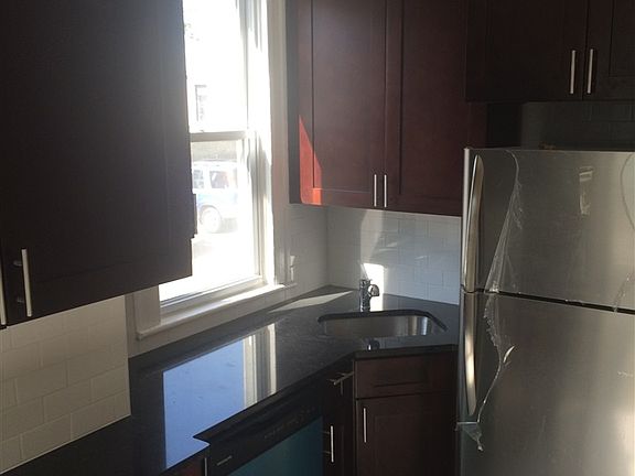 3rd image of 551 Pavonia Ave