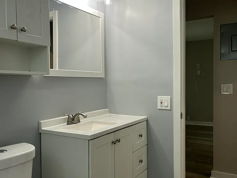 4250 NW 21st Ave — Photo 2