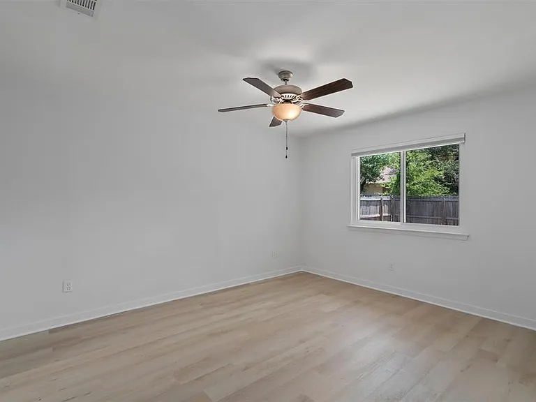 8907 Creekmont Cv — Photo 14