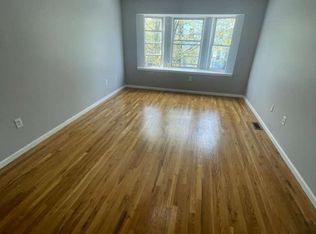 742 S 12th St #1F, Newark, NJ 07103
