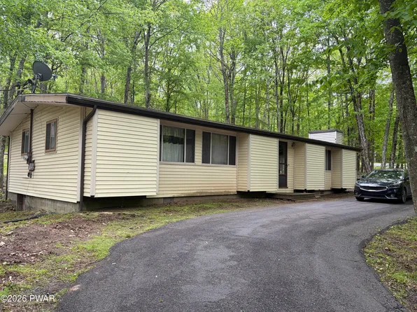 101 Bluestone Dr, Lords Valley, PA 18428