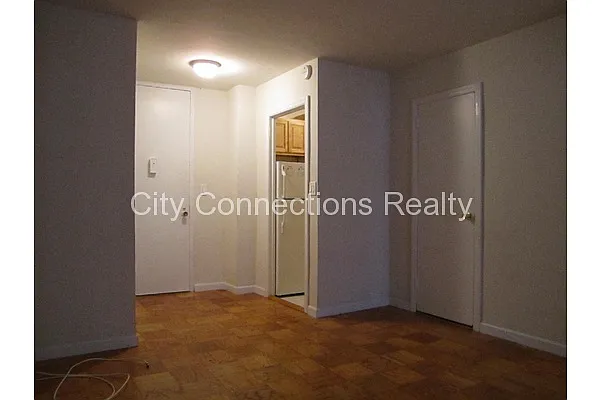 Rented by City Connections Realty | media 10