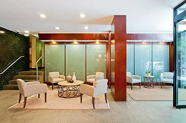 Sold by Manhattan Boutique Real Estate | media 13