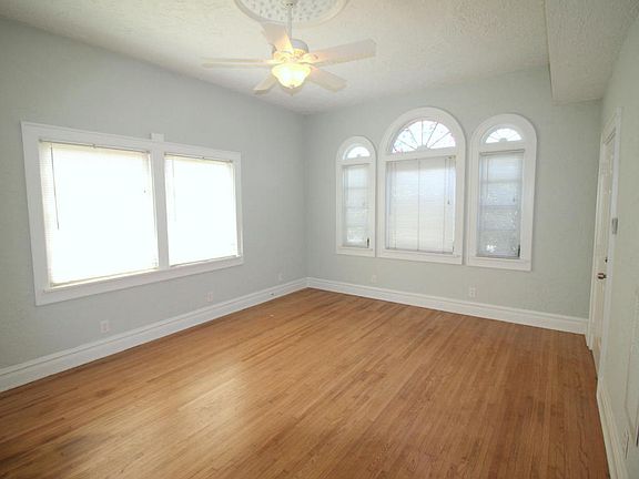3rd image of 301 S Palmway APT 3