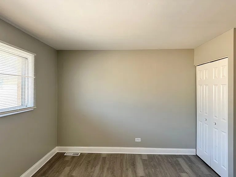 1719 E Roosevelt Rd #2 — Photo 9