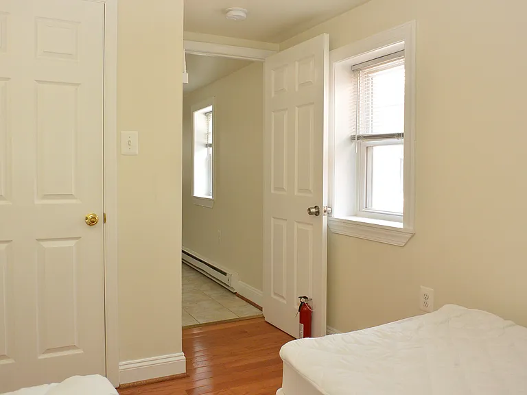 924 Light St #A — Photo 11