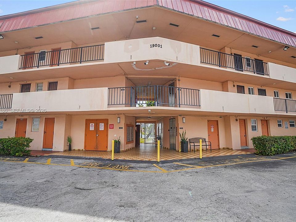 1st image of 19001 NE 14th Ave APT 221