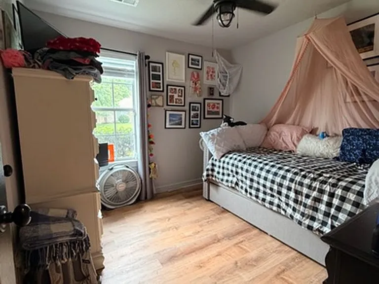 833 S Eastview Dr — Photo 3