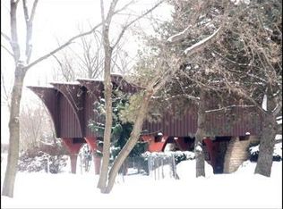 N61W16039 Hawthorne Dr, Menomonee Falls, WI 53051