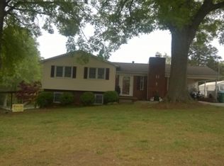 230 Tanglewood Dr, Kannapolis, NC 28081