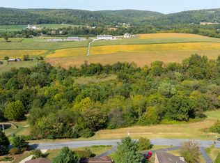 615 W Church Rd, Ephrata, PA 17522