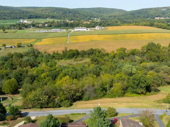 615 W Church Rd, Ephrata, PA 17522