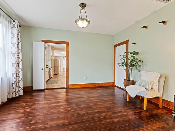 5th image of 1827 Pericles St
