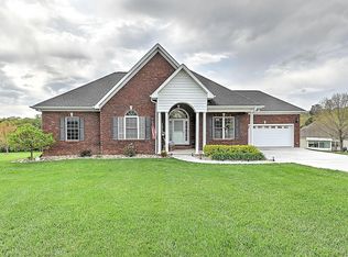 235 Farmstead Ln, Jonesborough, TN 37659