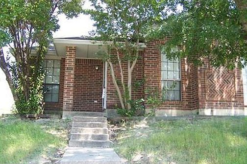 2nd image of 202 Idle Creek Ln