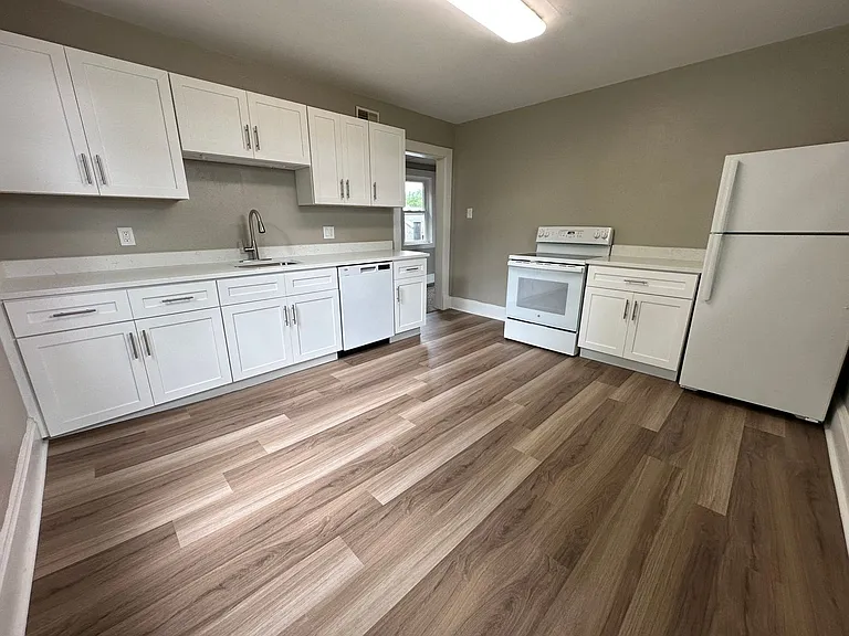 333 Morewood Avenue — Photo 2