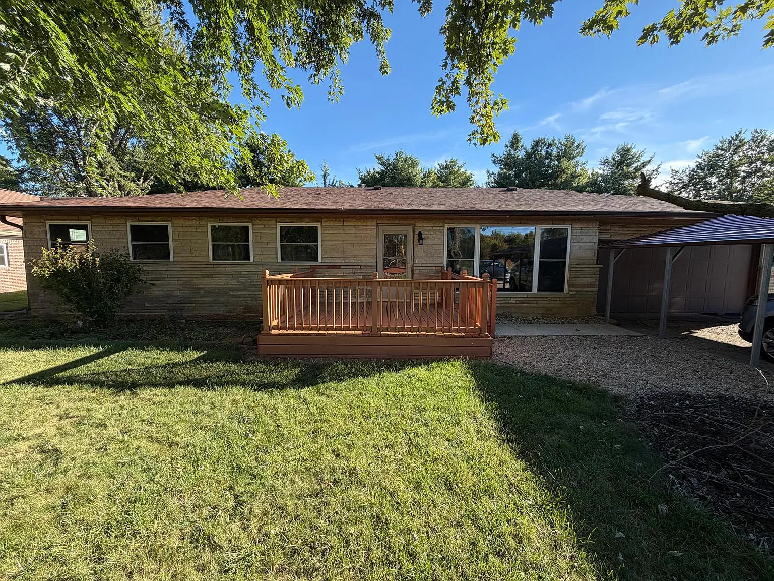 3 bed, 1860 sqft, $2,195 — Photo 1