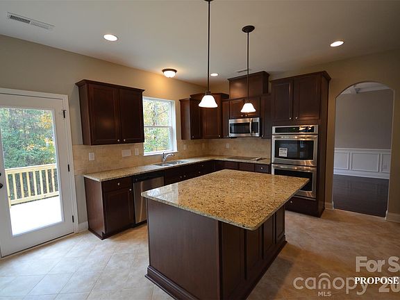 2nd image of 174 Northlake Dr