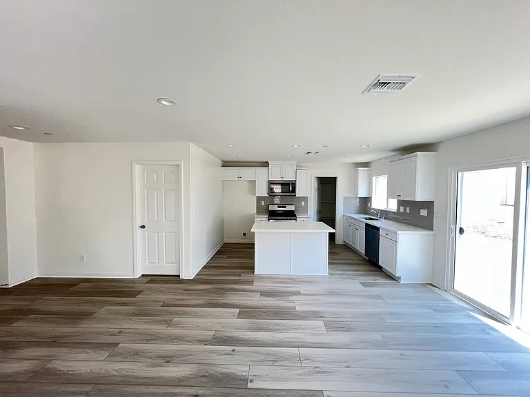 20189 Breeze Blooms Dr — Photo 33