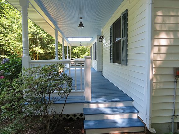 4th image of 28 Colonial Dr