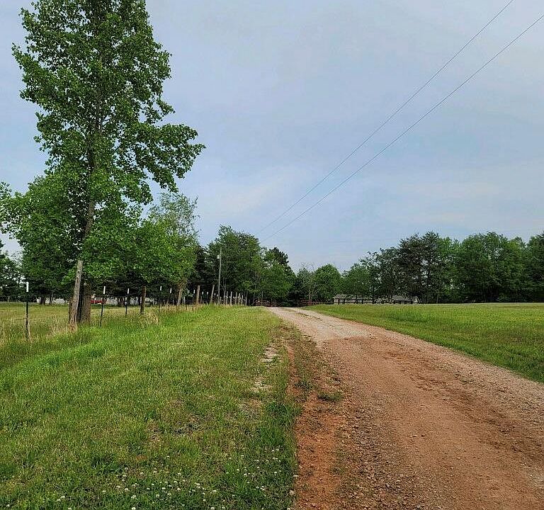 1st image of 135 Byers Cir
