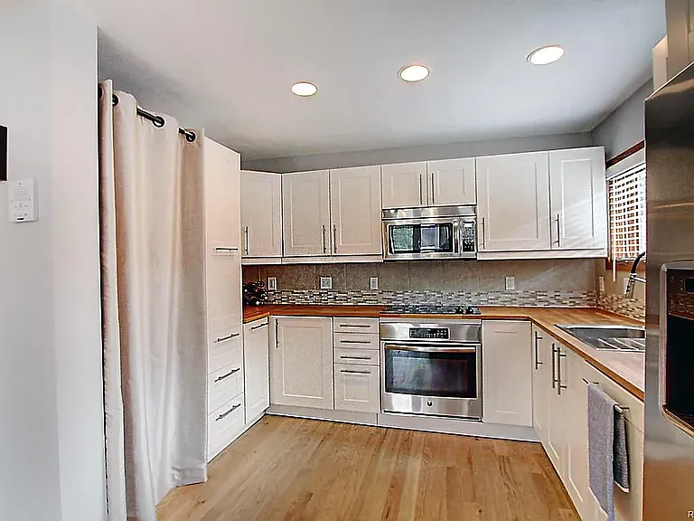 704 N Pearl St #209F — Photo 8